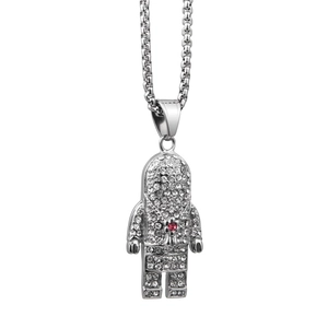 Collana astronauta hip-hop in argento con cristalli scintillanti e dettaglio in pietra rossa