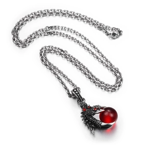 Collar hip-hop retro de acero de titanio con garra de dragón y bola de cristal roja