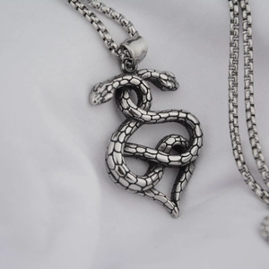 Collana hip hop con ciondolo a serpente a due teste in argento vintage su catena a scatola