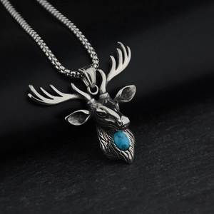 Collier Pendentif Tête de Cerf en Acier Inoxydable Rétro Hip Hop Avec Turquoise Artificielle Bijoux Animaux pour Hommes Femmes
