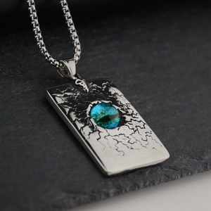 Collier pendentif carré œil du mal soleil lune hip hop avec pierre mystique sur pierre noire