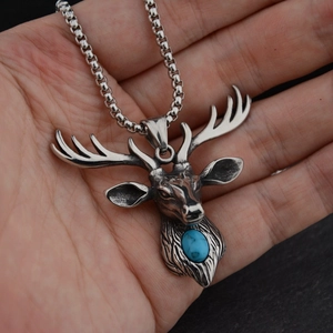 Collier tête de cerf style hip hop avec turquoise sur chaîne en acier inoxydable vintage
