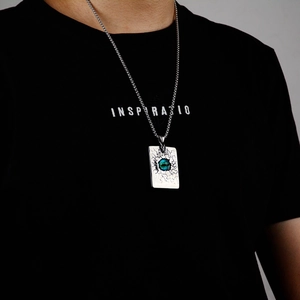Collier hip hop avec pendentif carré œil maléfique et texture craquelée argent