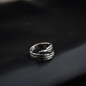 Hiphop style stainless steel feather wrap ring with vintage oxidized silver finish