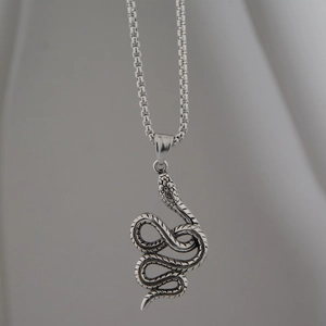 Collier pendentif serpent hip hop en acier titane avec chaîne box pour hommes et femmes