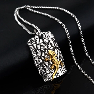 Hip hop skull gecko lizard pendant necklace in silver and gold tone on box chain
