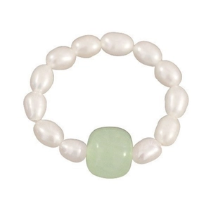 Elegant white freshwater pearl ring with a square light green jade bead on white background