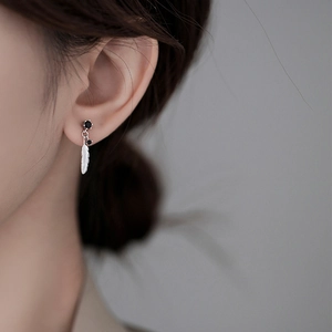 Vintage Feather Stud Earrings Black Zirconia S925 Sterling Silver Post Copper Earrings Elegant Jewelry For Women Party Gift