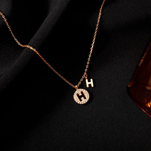 Collier en argent sterling 925 doré avec pendentifs lettre H en zircons sur soie noire