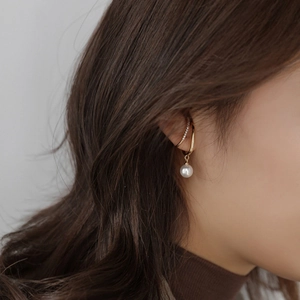 Französisch Elegante Vergoldete Legierung Ohrklemmen Mit Kunstperlen Und Zirkonia Clip On Ohrringe Für Damen Nischenschmuck