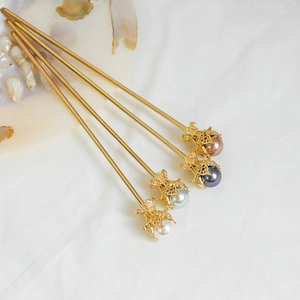 Épingles à cheveux dorées en forme de U avec boutons évidés et perles multicolores