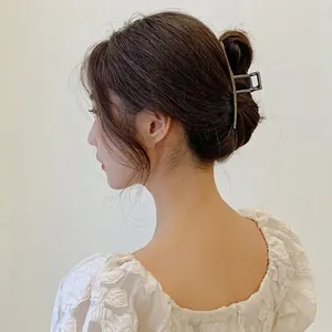 Minimalistische geometrische Haarspange aus Legierung in Mattsilber für French Twist