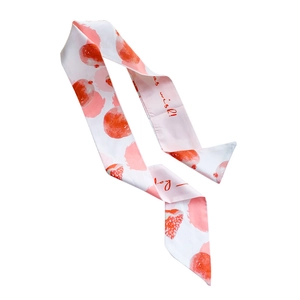 Écharpe étroite en soie avec imprimé grenade aquarelle et pois roses pour cheveux