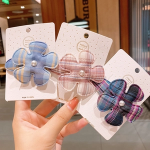 Mignonne Pinces à Cheveux Fleur en Tissu Plaid Pour Filles Femmes Doux Floral BB Clip Avec Künstliche Perle Accessoires de Cheveux
