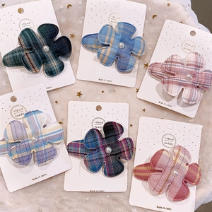 Lot de barrettes à fleurs à carreaux pour filles avec perles sur fond en tulle doux