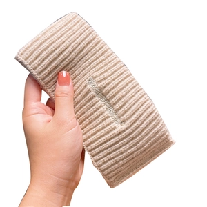 Fascia spessa in lana lavorata a maglia beige con trama a coste e ricamo per autunno inverno
