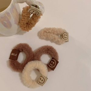 Chouchous et Élastiques à Cheveux en Peluche Ours Mignons Pour Femmes Filles Automne Hiver Barrettes en Fausse Fourrure Marron Beige Accessoires de Coiffure Visage Souriant