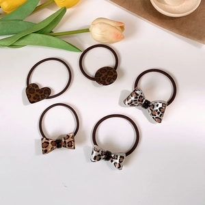 Lot de 5 chouchous haute élasticité avec motifs léopard en acrylique, cœur et nœuds