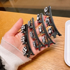 Lot de quatre barrettes à motif damier et pied-de-poule pour tresses et franges
