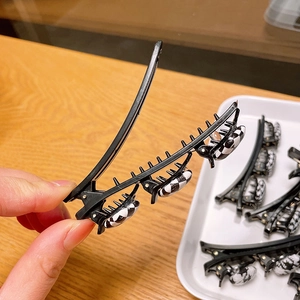 Barrette à cheveux à damier noir avec conception multi-clips pour la coiffure