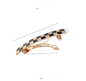 Detail showing the dimensions of the checkered pattern spring hair clip at 8.5cm length
