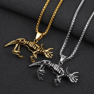 Collier avec pendentif squelette de tricératops hip hop en acier doré et argenté
