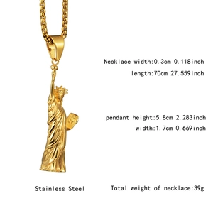 Détail du pendentif Statue de la Liberté avec dimensions sur chaîne en acier inoxydable