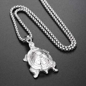 Collar con colgante de tortuga plateada estilo hip hop y cadena box detallada