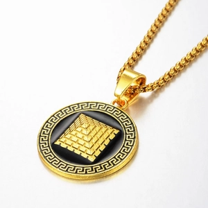 Collana hip-hop dorata con ciondolo a disco a piramide 3D e motivo a greca