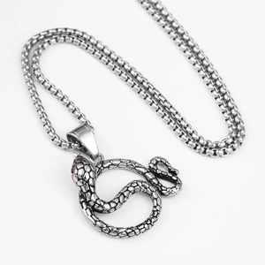 Collier avec pendentif serpent de style hip hop en argent rétro avec yeux rouges
