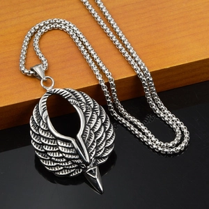 Collier hip-hop tête d'aigle en acier inoxydable argenté avec chaîne de boîte robuste