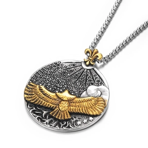 Collier médaillon aigle de style hip hop avec finition bicolore et cristaux noirs