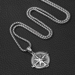 Collana con ciondolo a bussola vintage in acciaio inossidabile con stella su pelle nera