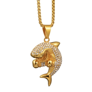 Collana con ciondolo a forma di squalo in oro con zirconi cubici stile hip hop