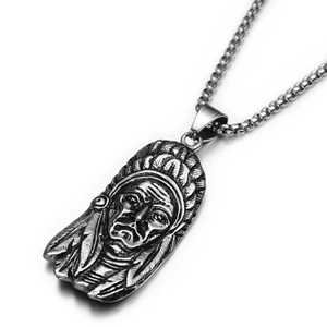 Collier Pendentif Tête de Guerrier Indien Vintage Acier Titane Rétro Style Ethnique Portrait de Chef Bijoux Hip Hop Homme Femme