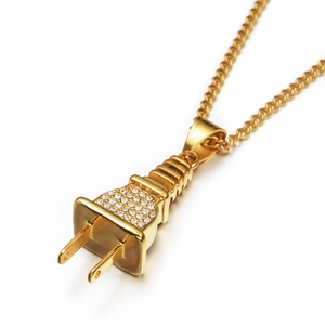 Collier pendentif prise hip hop avec strass étincelants et chaîne cubaine dorée