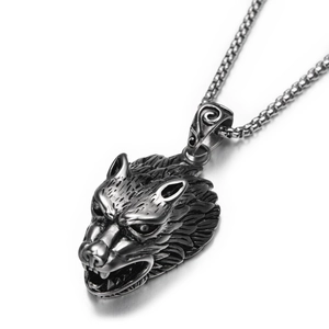 Gothic wolf head pendant necklace in vintage silver steel for hip hop style enthusiasts