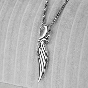 Collana con Pendente ad Ala Hip Hop in Acciaio al Titanio Stile Street Unisex Gioielli in Acciaio Inossidabile