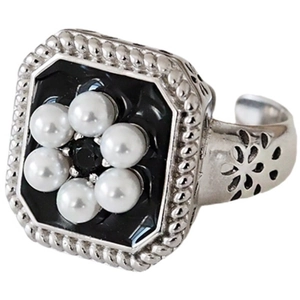 Bague vintage en argent 925 carrée avec émail noir, perles et motif floral ajouré