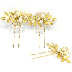 Lot de trois épingles à cheveux dorées de mariée avec perles blanches et strass brillants