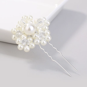 Elegant U-shaped bridal hair pin featuring handcrafted pearl floral cluster and silver alloy