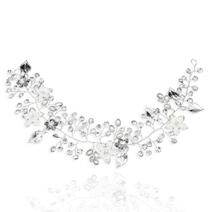 Elegante fascia per capelli da sposa con fiori bianchi, perle e foglie d'argento