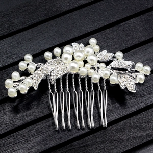Elegante pettine per capelli da sposa con perle bianche e strass su base in lega d'argento
