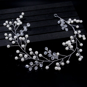 Vigne de cheveux de mariée élégante avec perles blanches et cristaux sur fil d'argent pur