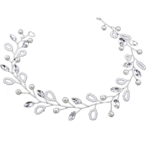 Eleganter Braut-Haarschmuck mit Perlen und Kristallen auf silbernem Metalldraht