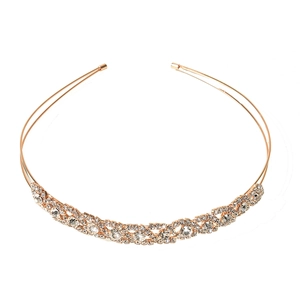 Vue détaillée d'un élégant serre-tête doré à double couche avec des strass brillants de mariée