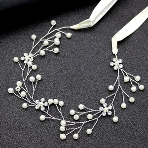 Fatto a Mano in Lega Perla Artificial Strass Vite per Capelli Sposa Elegante Fiore Fascia Con Nastro di Raso per Matrimonio Festa Donna Gioielli Accessori