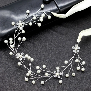 Vite per capelli da sposa in argento con perle e strass per acconciature da matrimonio