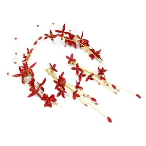 Parure de tête de mariée à fleurs rouges avec boucles d'oreilles à longs pompons