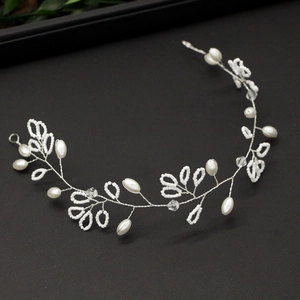 Detail of 1m handmade bridal hair vine with silver wire, pearls and crystal beads
